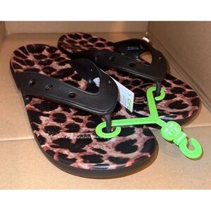CROCS Leopard Pattern Sandals with Black Straps flip flops Womens 9 new